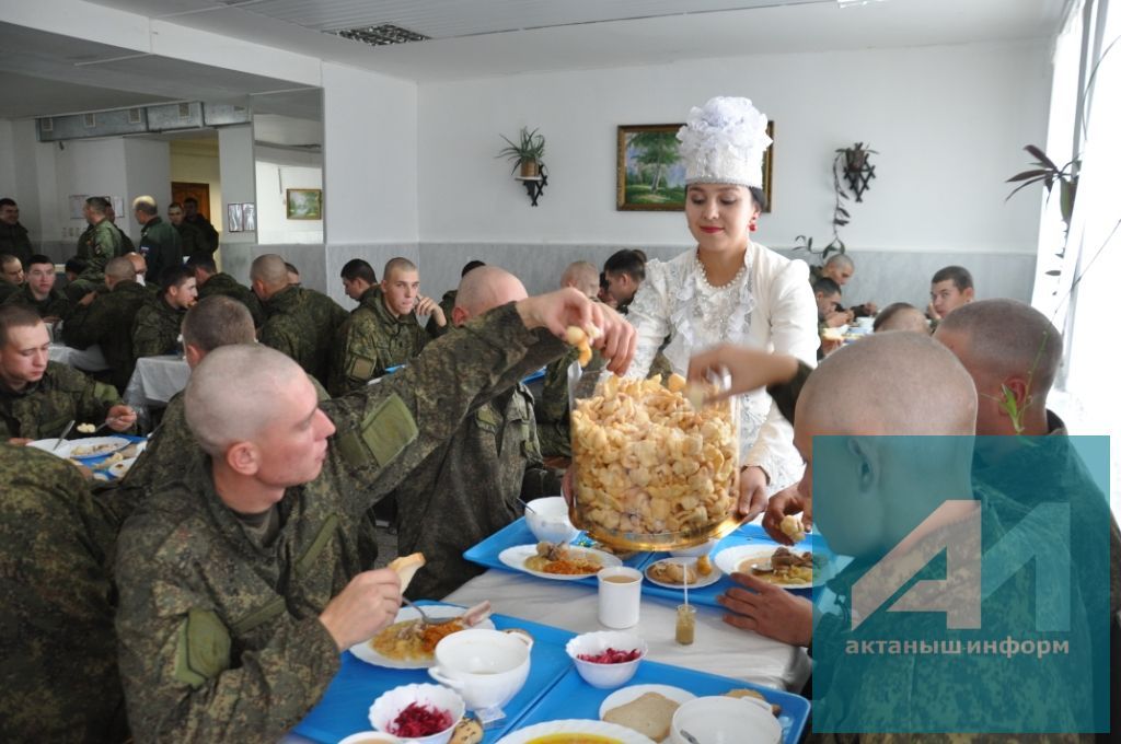 АЛКИНОГА СӘЯХӘТ: Солдатларга – татар сые, Актаныш якларынан (+ ФОТОМИЗГЕЛЛӘР)