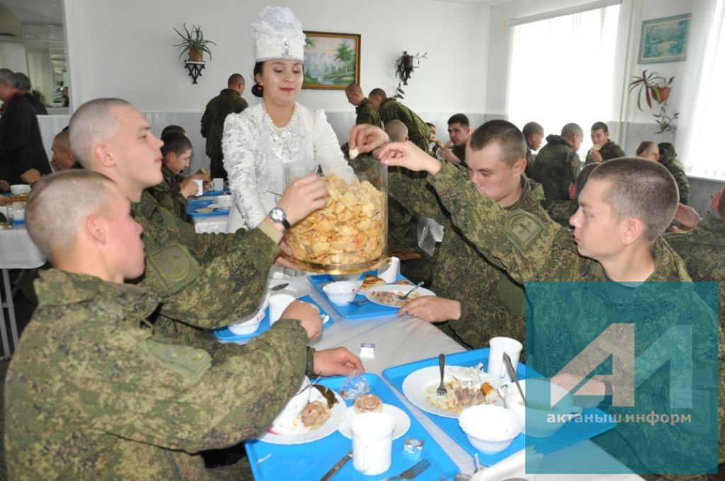 АЛКИНОГА СӘЯХӘТ: Солдатларга – татар сые, Актаныш якларынан (+ ФОТОМИЗГЕЛЛӘР)