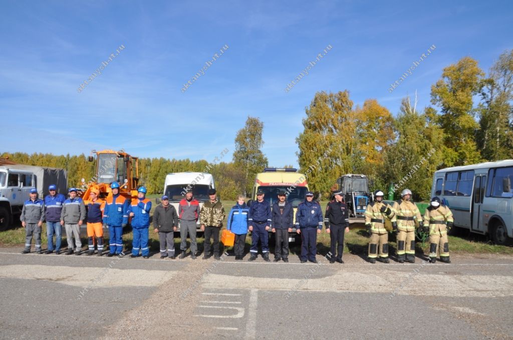 Бүген Актанышта  полиция, МЧС,  ашыгыч ярдәм хезмәтләрен "аякка бастытырлык" хәлләр булды (+ФОТОЛАР)