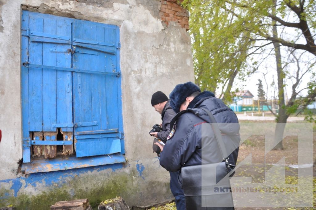 АДАЙДА ХӘЛЛӘР АЙ-ЯЙ: Урам уртасындагы кибетне басканнар һәм качканнар (ФОТОЛАРДА - ОПЕРАТИВ ТИКШЕРҮ МИЗГЕЛЛӘРЕ)