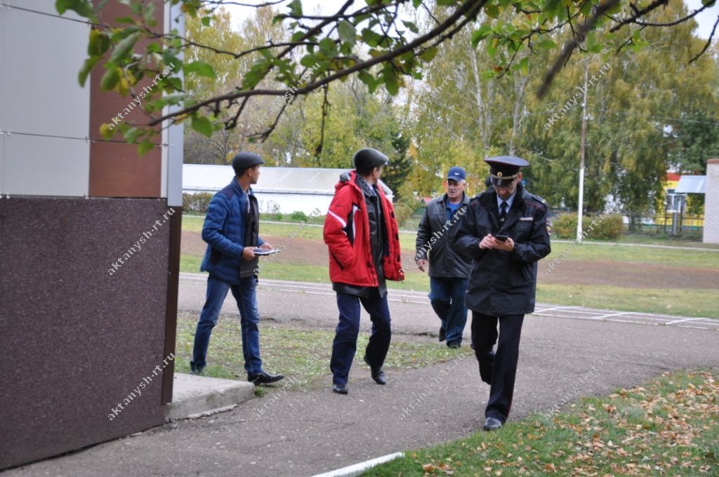 НӘРСӘ БУ?:  Актаныш мәктәбендә гадәттән тыш хәл - зыян күрүчеләр дә бар! (+БЕЗНЕҢ ФОТОРЕПОРТАЖ)