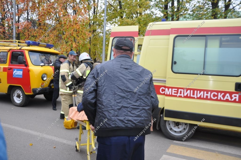 НӘРСӘ БУ?:  Актаныш мәктәбендә гадәттән тыш хәл - зыян күрүчеләр дә бар! (+БЕЗНЕҢ ФОТОРЕПОРТАЖ)