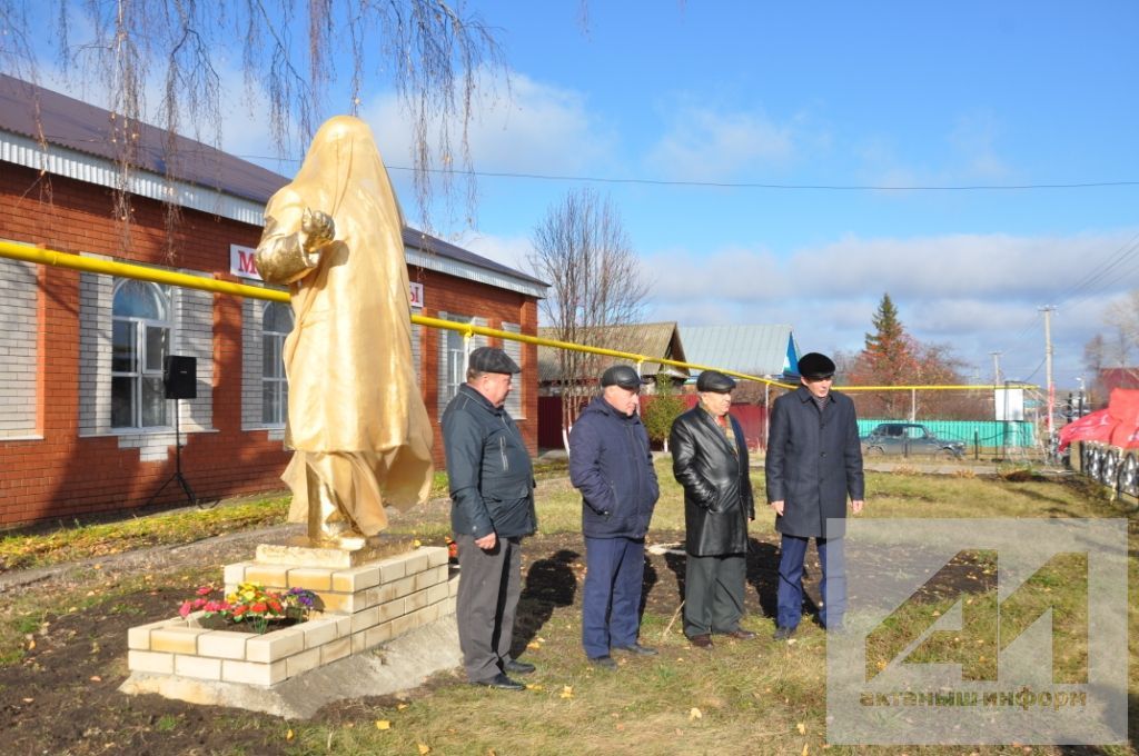 ТАРИХИ ВАКЫЙГА: Пучы авыл җирлегендәге  Ленин һәйкәле, яңартылып, яңа урынга күчерелде (ЭКСКЛЮЗИВ ФОТОЛАР ДА БАР)