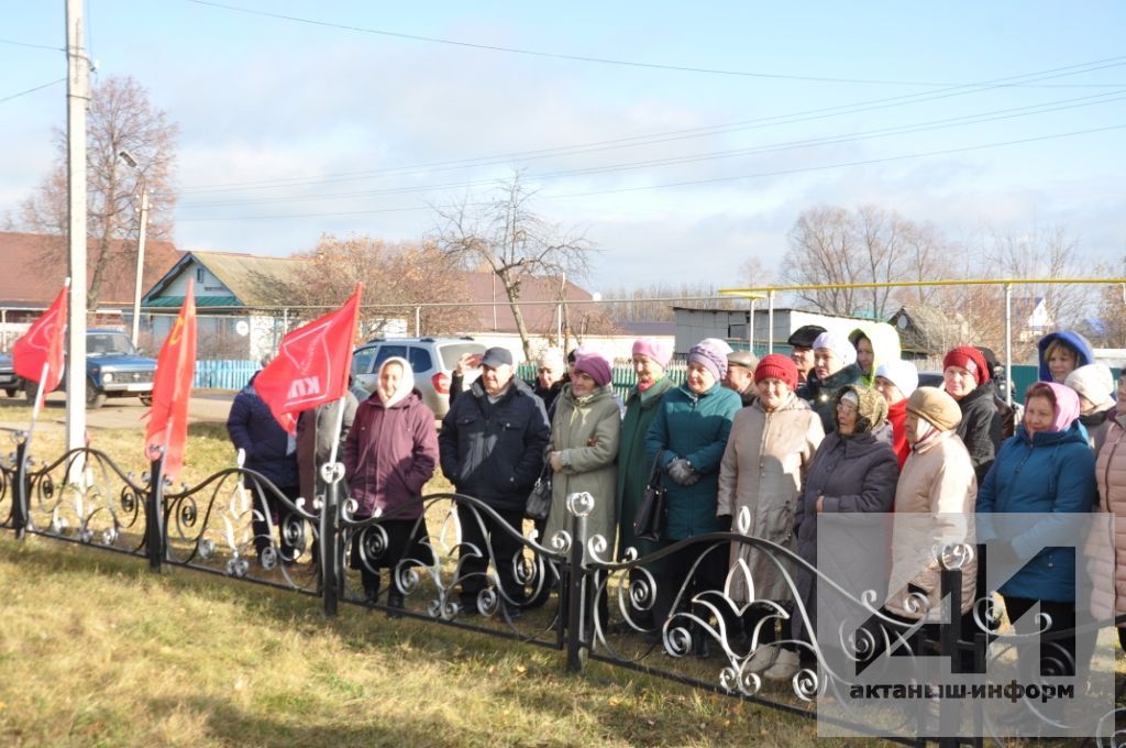 ТАРИХИ ВАКЫЙГА: Пучы авыл җирлегендәге  Ленин һәйкәле, яңартылып, яңа урынга күчерелде (ЭКСКЛЮЗИВ ФОТОЛАР ДА БАР)