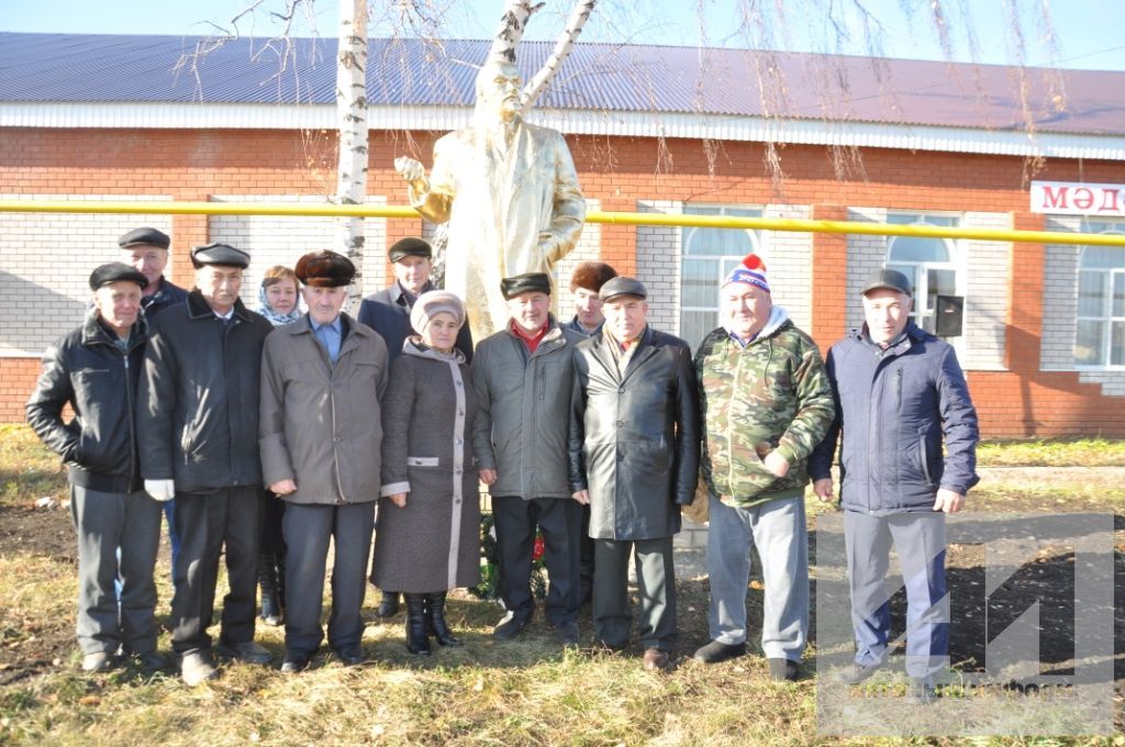 ТАРИХИ ВАКЫЙГА: Пучы авыл җирлегендәге  Ленин һәйкәле, яңартылып, яңа урынга күчерелде (ЭКСКЛЮЗИВ ФОТОЛАР ДА БАР)