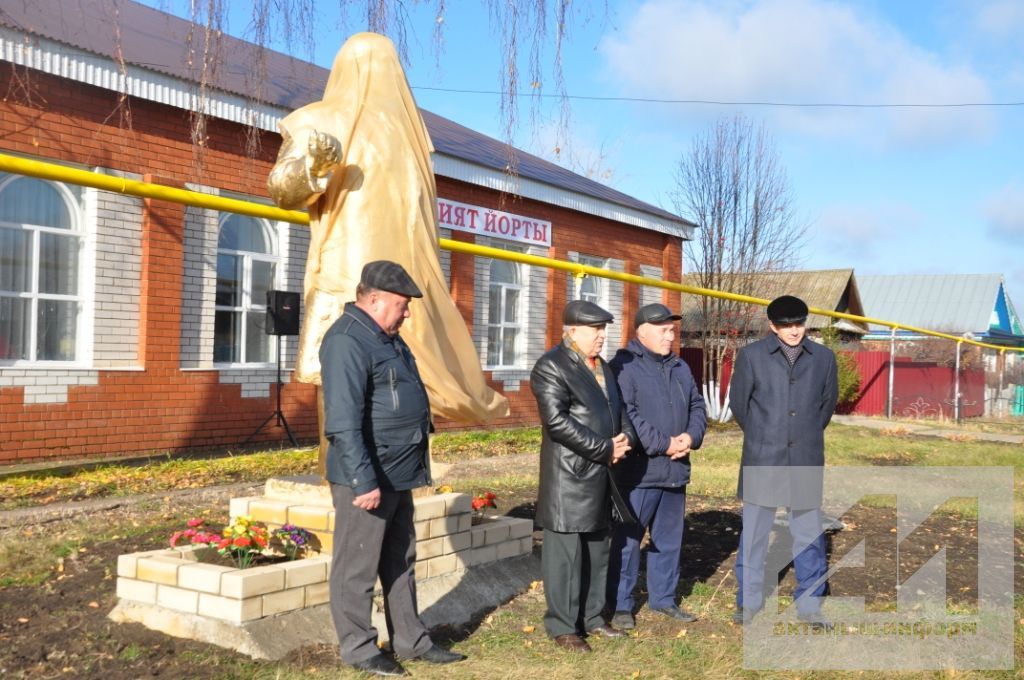 ТАРИХИ ВАКЫЙГА: Пучы авыл җирлегендәге  Ленин һәйкәле, яңартылып, яңа урынга күчерелде (ЭКСКЛЮЗИВ ФОТОЛАР ДА БАР)