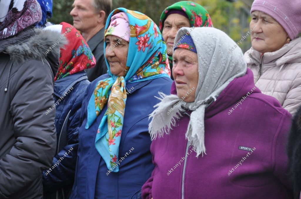 ТАРИХИ МИЗГЕЛ: Актаныш районында Халык Укытучысының исеме мәңгеләштерелде (+ФОТОРЕПОРТАЖ)