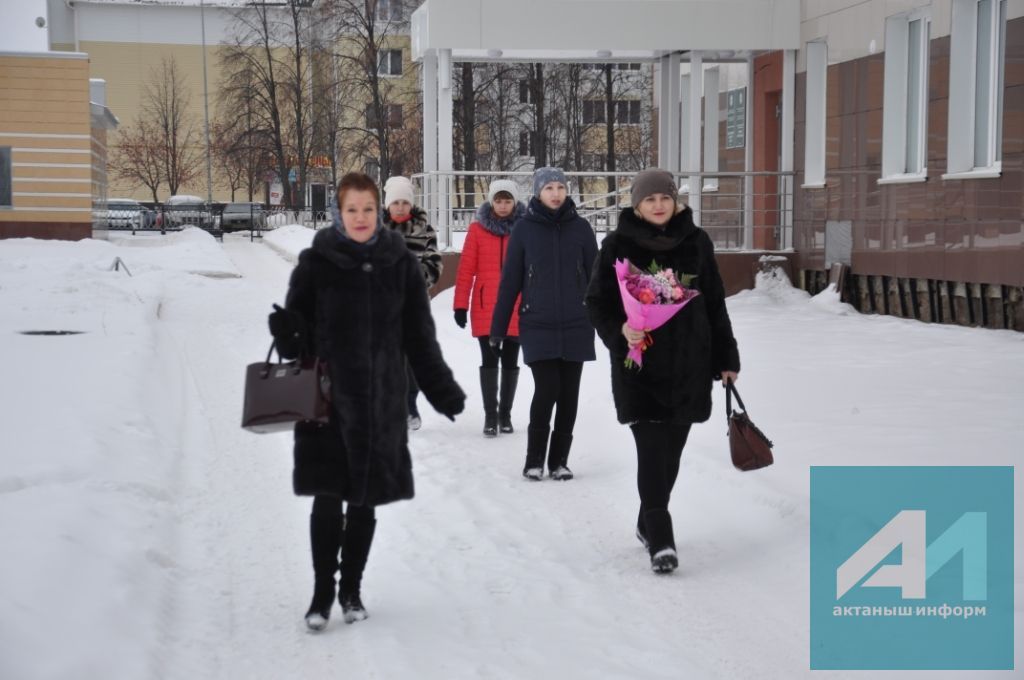 ЗАГС ХЕЗМӘТКӘРЕ ҮРНӘК КҮРСӘТТЕ: Актанышта бу елның 160нчы нарасые теркәлде (ФОТОЛАР ДА БАР)