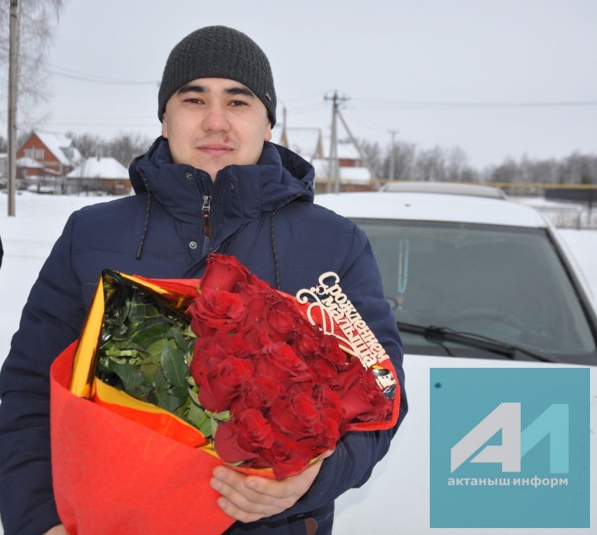 ЗАГС ХЕЗМӘТКӘРЕ ҮРНӘК КҮРСӘТТЕ: Актанышта бу елның 160нчы нарасые теркәлде (ФОТОЛАР ДА БАР)