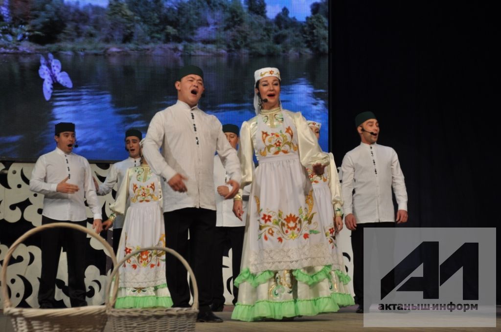 ТУКТАЛ, МИЗГЕЛ, СИН ИСКИТКЕЧ: "Агыйдел" дәүләт җыр һәм бию ансамбле Актаныш сәхнәсендә "ут уйнатты" (+БЕЗНЕҢ ҖИТЕЗ ФОТОРЕПОРТАЖ)