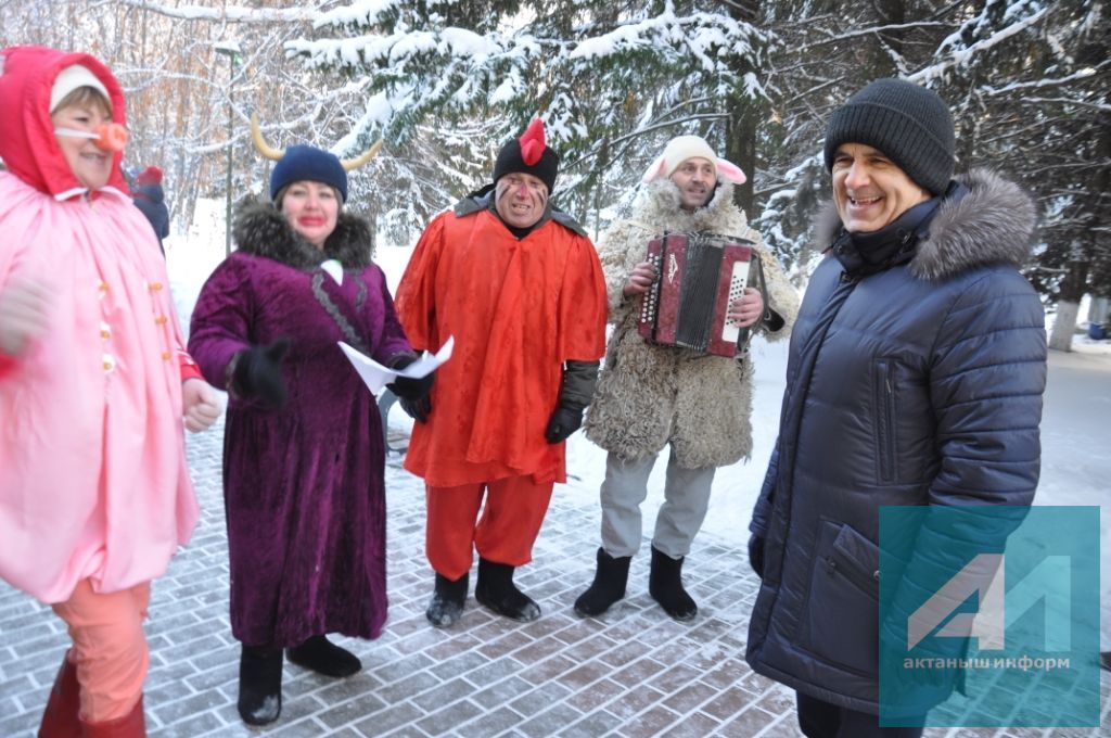 ЭКСКЛЮЗИВ: Актанышта бик үзенчәлекле, шаккаттыргыч ярминкә үтте (ФОТОМИЗГЕЛЛӘР)