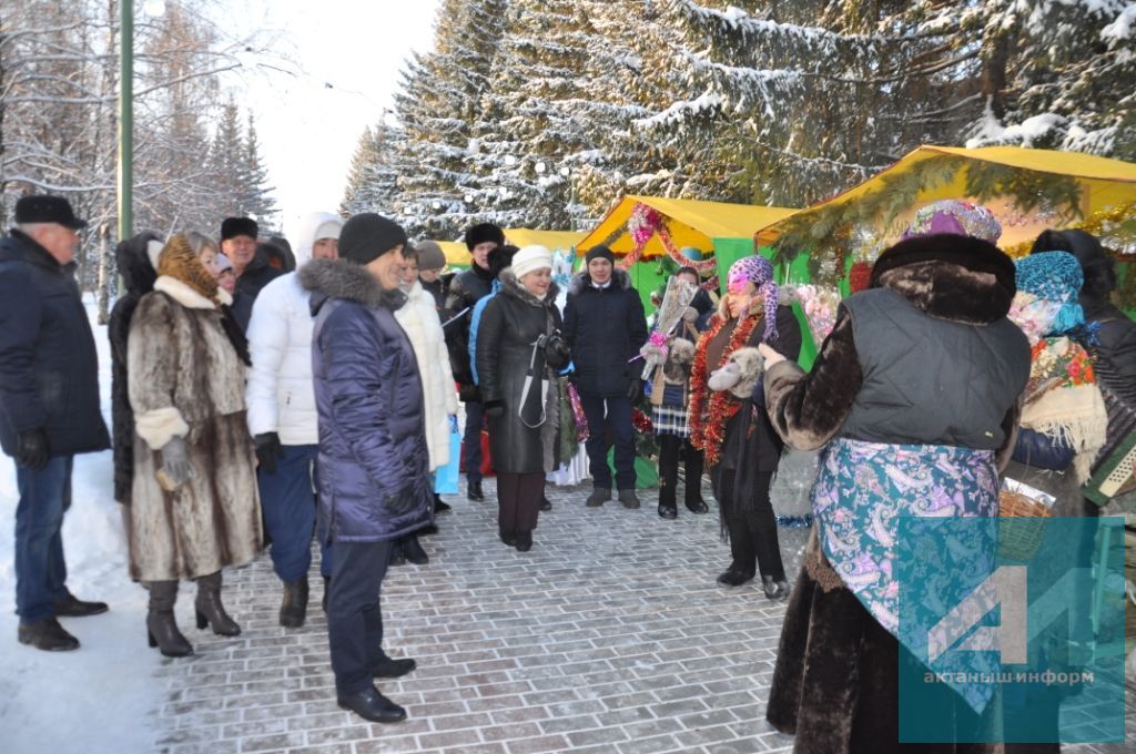 ЭКСКЛЮЗИВ: Актанышта бик үзенчәлекле, шаккаттыргыч ярминкә үтте (ФОТОМИЗГЕЛЛӘР)