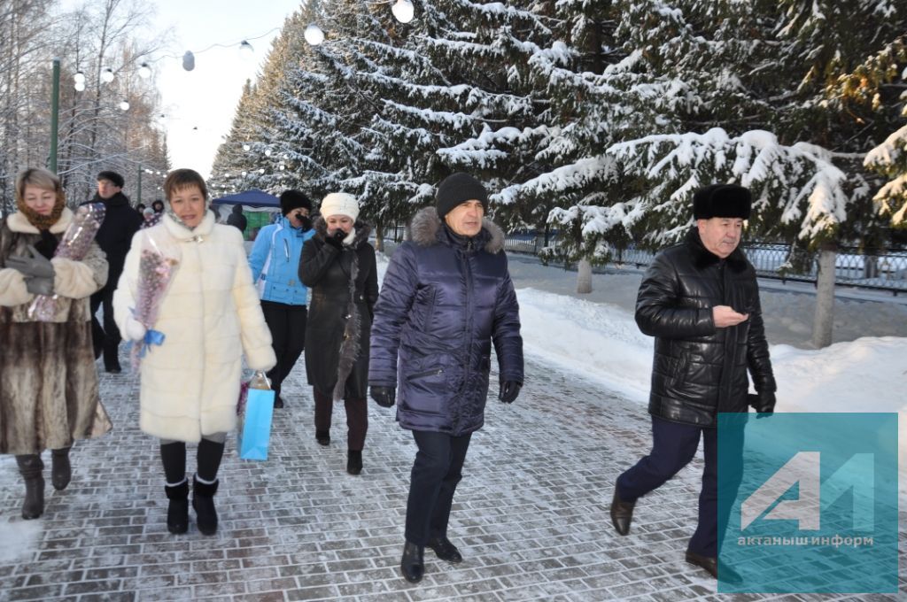 ЯРМИНКӘ САТУ ИТӘ: Актанышта Яңа ел алды ярминкәсе гөрләде (+БЕЗНЕҢ ФОТОРЕПОРТАЖ)