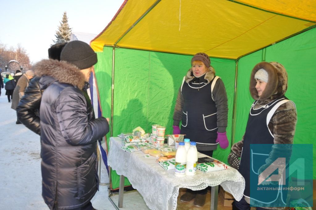 ЯРМИНКӘ САТУ ИТӘ: Актанышта Яңа ел алды ярминкәсе гөрләде (+БЕЗНЕҢ ФОТОРЕПОРТАЖ)