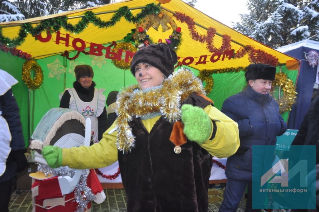 ЭКСКЛЮЗИВ: Актанышта бик үзенчәлекле, шаккаттыргыч ярминкә үтте (ФОТОМИЗГЕЛЛӘР)