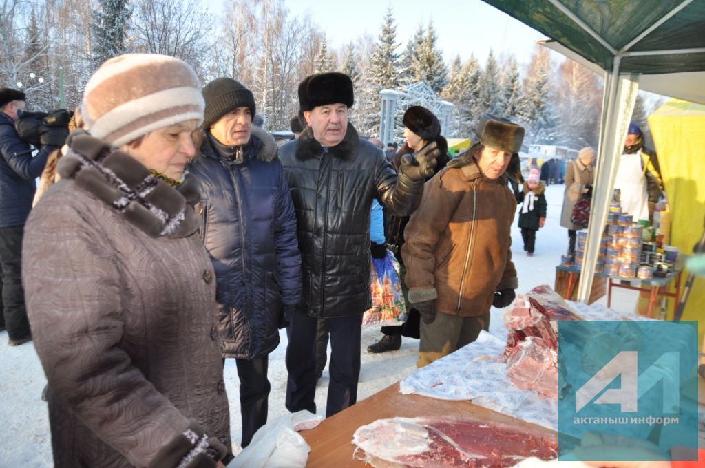 ЯРМИНКӘ САТУ ИТӘ: Актанышта Яңа ел алды ярминкәсе гөрләде (+БЕЗНЕҢ ФОТОРЕПОРТАЖ)