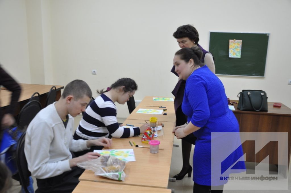 УНКӨНЛЕК КЫСАЛАРЫНДА: Актанышта инвалид балалар өчен үзенчәлекле бәйрәм оештырылды (+ФОТОЛАР)