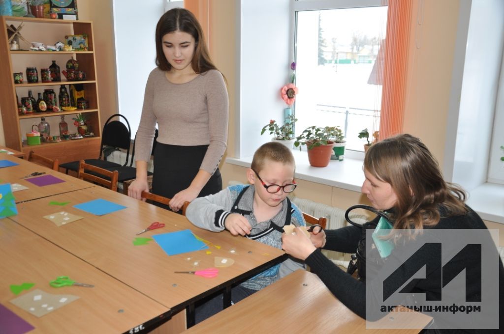 УНКӨНЛЕК КЫСАЛАРЫНДА: Актанышта инвалид балалар өчен үзенчәлекле бәйрәм оештырылды (+ФОТОЛАР)