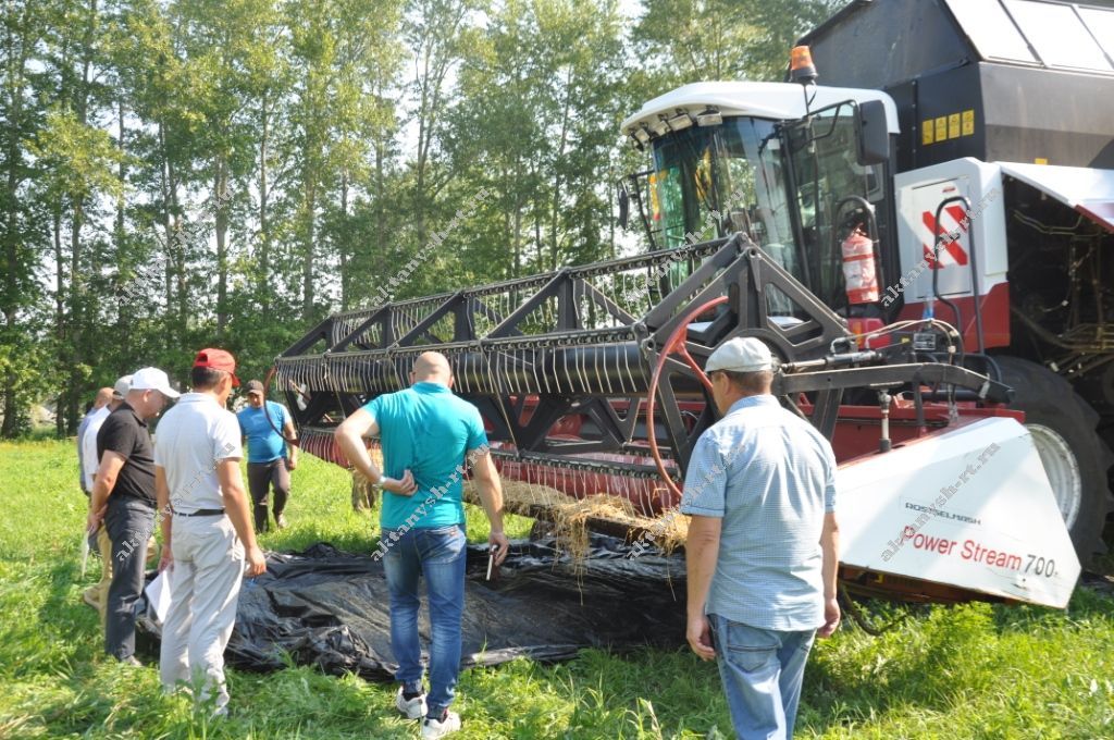 ӘЗЕРЛЕК СЫЗЫГЫНДА: Актаныш районы комбайннары урып-җыю кампаниясенә әзерме? (+БЕЗНЕҢ ФОТОРЕПОРТАЖ)