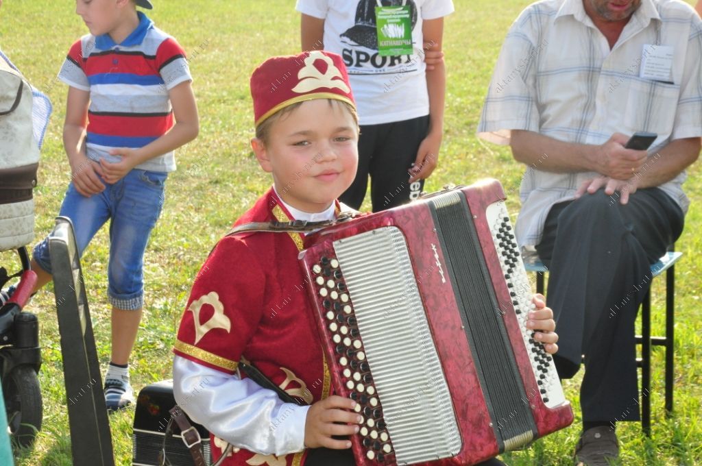 ҖИТЕЗ ХӘБӘР: Актанышта  Бөтенроссия гармун бәйрәме башланып китте (+БЕЗНЕҢ ФОТОРЕПОРТАЖ)