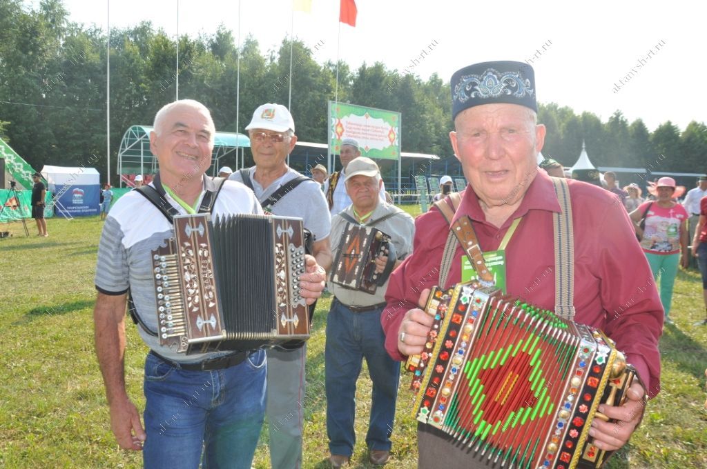 ҖИТЕЗ ХӘБӘР: Актанышта  Бөтенроссия гармун бәйрәме башланып китте (+БЕЗНЕҢ ФОТОРЕПОРТАЖ)