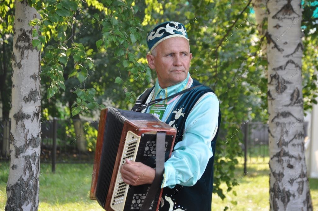 ҖИТЕЗ ХӘБӘР: Актанышта  Бөтенроссия гармун бәйрәме башланып китте (+БЕЗНЕҢ ФОТОРЕПОРТАЖ)