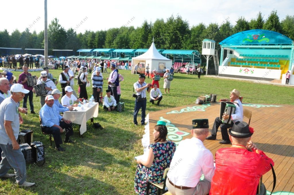 ҖИТЕЗ ХӘБӘР: Актанышта  Бөтенроссия гармун бәйрәме башланып китте (+БЕЗНЕҢ ФОТОРЕПОРТАЖ)