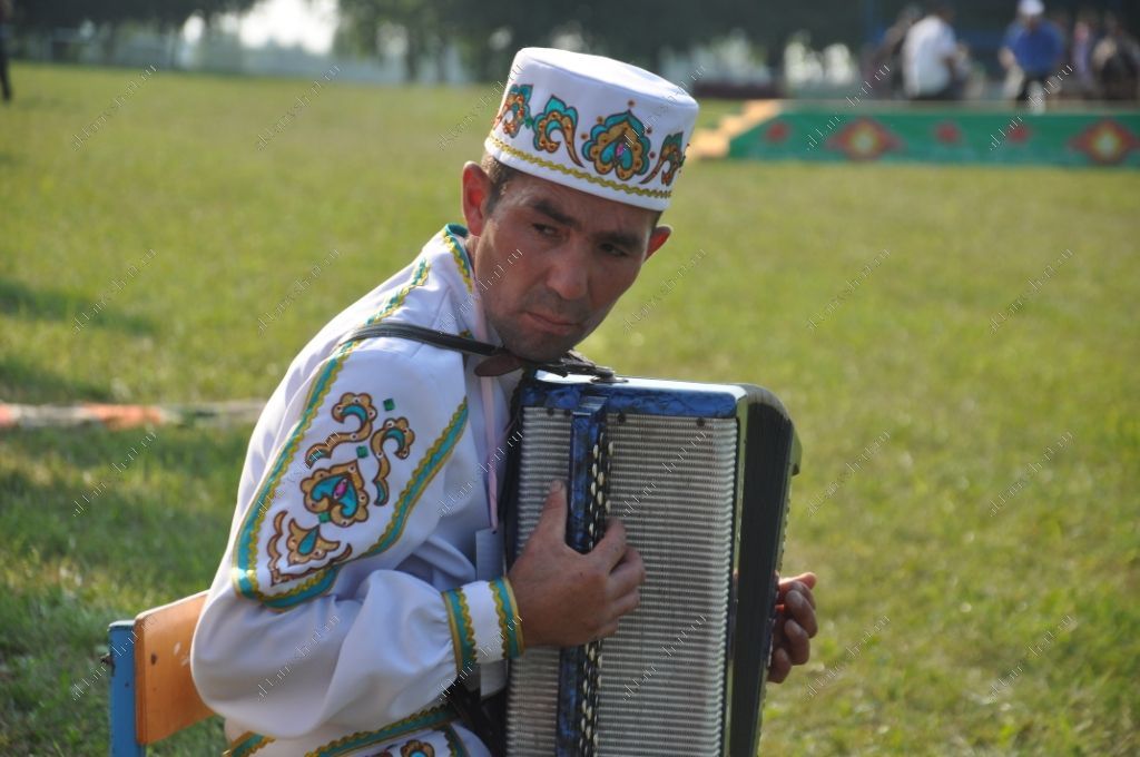 ҖИТЕЗ ХӘБӘР: Актанышта  Бөтенроссия гармун бәйрәме башланып китте (+БЕЗНЕҢ ФОТОРЕПОРТАЖ)