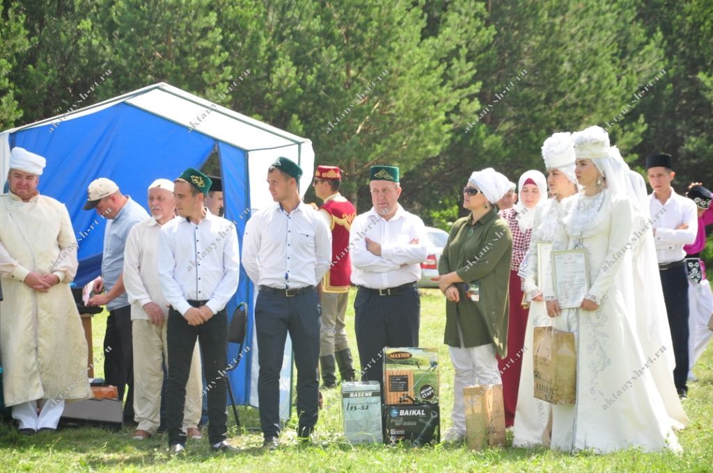 Актанышта үткән Сабантуйда лаеклы ялга чыккан имам-хатыйблар хөрмәтләнде  (+ФОТОЛАР)