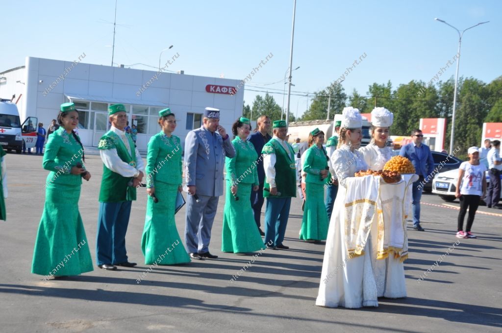 МОНЫ КҮРЕРГӘ КИРӘК ИДЕ:  Казахстанның сукыр һәм начар күрүчеләр веломарафоны Актаныш аша  Парижга юл алды (+БЕЗНЕҢ ФОТОРЕПОРТАЖ)