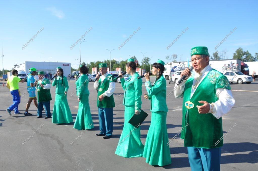 МОНЫ КҮРЕРГӘ КИРӘК ИДЕ:  Казахстанның сукыр һәм начар күрүчеләр веломарафоны Актаныш аша  Парижга юл алды (+БЕЗНЕҢ ФОТОРЕПОРТАЖ)