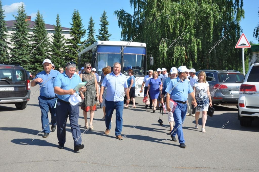 КӨН КАДАГЫНДА: Актанышта ТР кулланучылар берлеге вәкилләре киңәште (+ БЕЗНЕҢ ФОТОРЕПОРТАЖ)