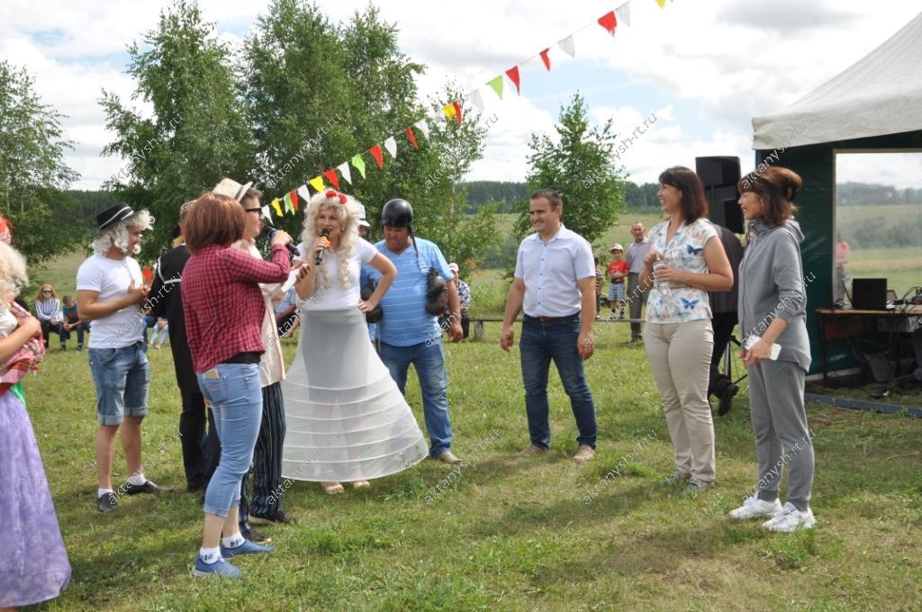 МОҢ ДӘРЬЯСЫНДА: Актаныш районы мәдәниятенең  алтынга тиң  Рәмиләсе  хезмәттәшләрен юбилейлы Сабантуйга җыйды (+БЕЗНЕҢ ФОТОРЕПОРТАЖ)