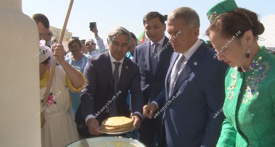 МИЛЛИ БӘЙРӘМ: Казахстан  белән Актаныш арасын Сабантуй якынайтты (+БЕЗНЕҢ ФОТОРЕПОРТАЖ)