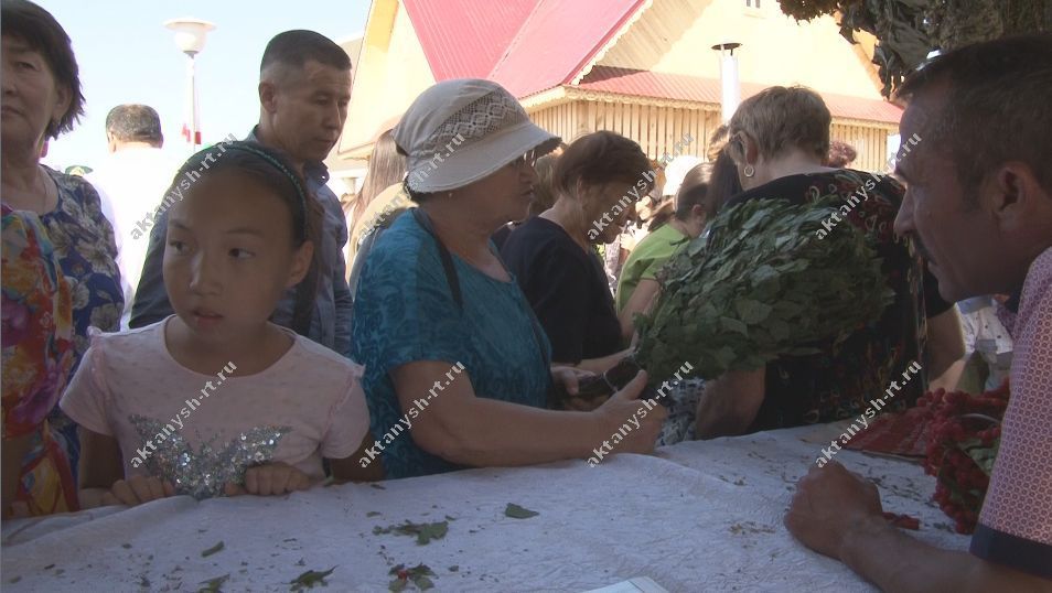 МИЛЛИ БӘЙРӘМ: Казахстан  белән Актаныш арасын Сабантуй якынайтты (+БЕЗНЕҢ ФОТОРЕПОРТАЖ)