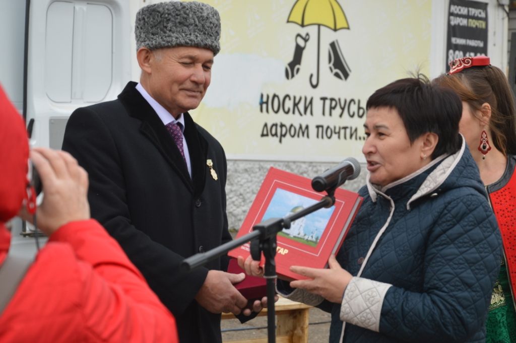 АРАБЫЗДАН БЕРЕБЕЗ: Якташыбыз  Зөлфәт Арсланов Сарапул шәһәрендә “Барс”  милли музеен ачты (+ФОТОМИЗГЕЛЛӘР)