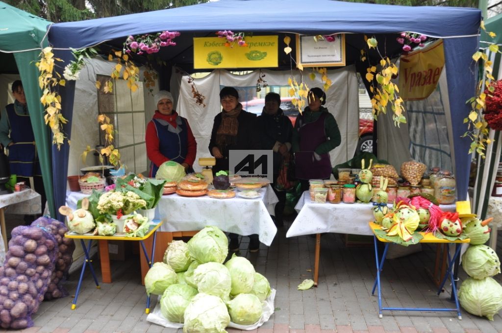 АКТАНЫШТА - БӘЙРӘМ ЯРМИНКӘСЕ: Муллык җитте һәркемгә - сату итте ярминкә! (+ БЕЗНЕҢ ШӘП ФОТОРЕПОРТАЖ)