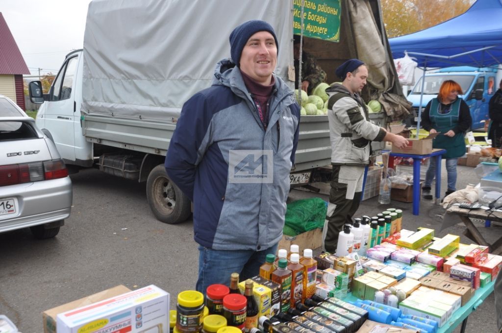 АКТАНЫШТА - БӘЙРӘМ ЯРМИНКӘСЕ: Муллык җитте һәркемгә - сату итте ярминкә! (+ БЕЗНЕҢ ШӘП ФОТОРЕПОРТАЖ)