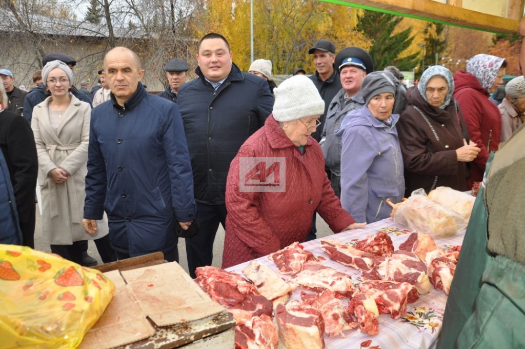 АКТАНЫШТА - БӘЙРӘМ ЯРМИНКӘСЕ: Муллык җитте һәркемгә - сату итте ярминкә! (+ БЕЗНЕҢ ШӘП ФОТОРЕПОРТАЖ)