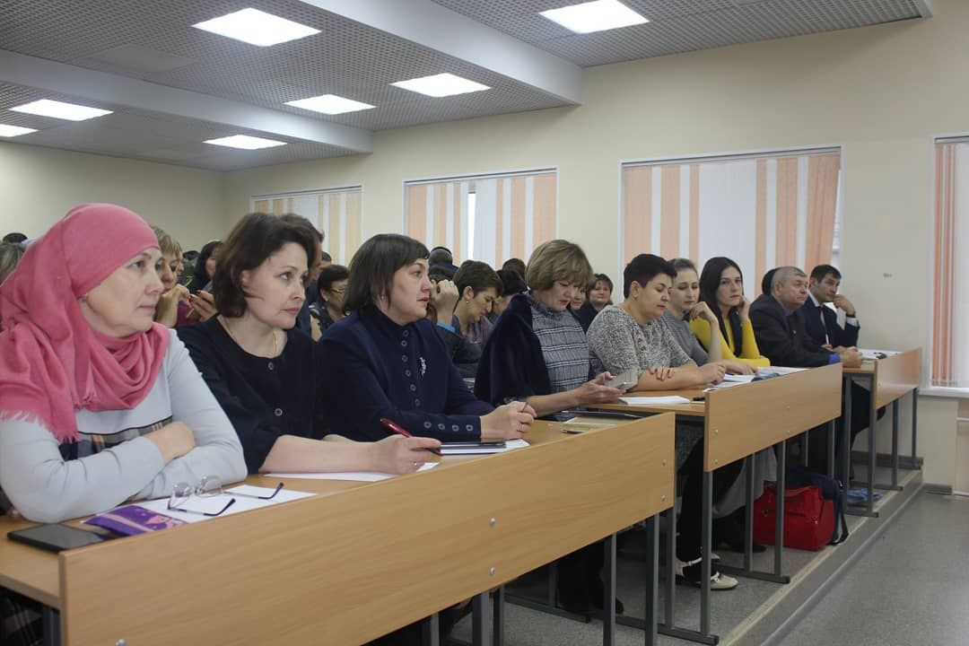 МӘГАРИФ СУЛЫШЫ: Актанышта мәктәп директорлары һәм балалар бакчалары мөдирләре катнашында семинар үзды