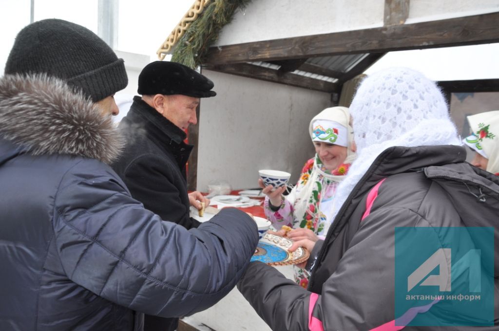 КҮРМИ КАЛМАГЫЗ: Актаныш Марат Әхмәтовны ничек каршы алды? (БЕЗНЕҢ ФОТОМИЗГЕЛЛӘР)