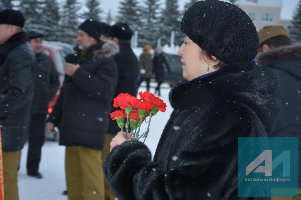 30 ЕЛЛЫК ХӘТЕР: Актаныш районы Әфган җирендә батырларча һәлак булган егетләрне искә алды (+ БЕЗНЕҢ ФОТОМИЗГЕЛЛӘР)