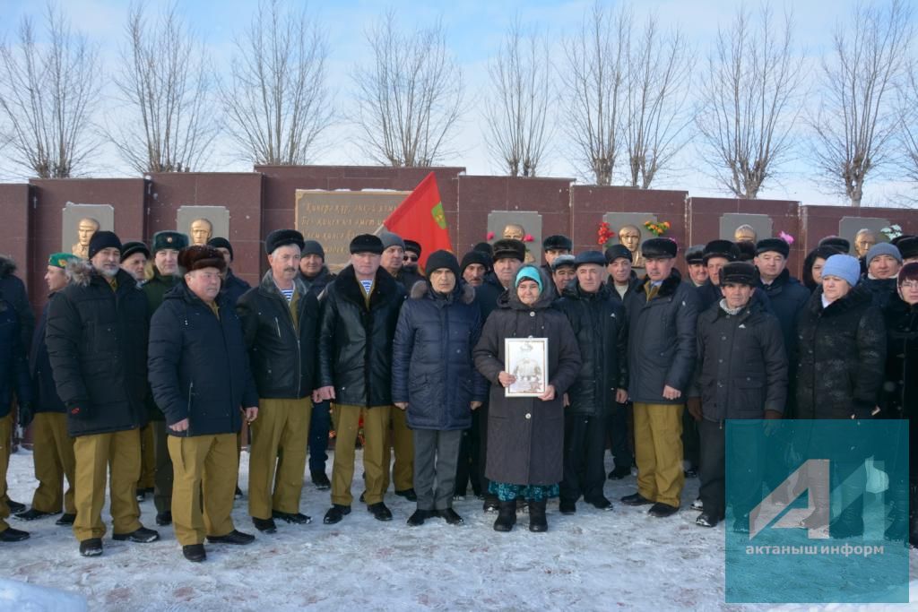 30 ЕЛЛЫК ХӘТЕР: Актаныш районы Әфган җирендә батырларча һәлак булган егетләрне искә алды (+ БЕЗНЕҢ ФОТОМИЗГЕЛЛӘР)