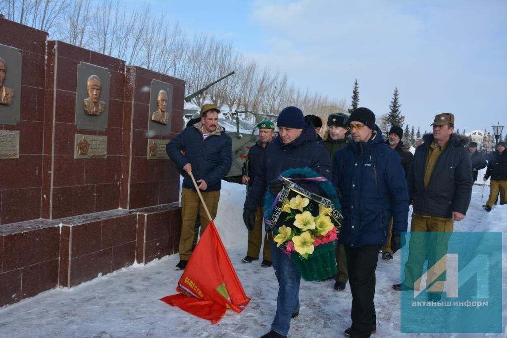 30 ЕЛЛЫК ХӘТЕР: Актаныш районы Әфган җирендә батырларча һәлак булган егетләрне искә алды (+ БЕЗНЕҢ ФОТОМИЗГЕЛЛӘР)