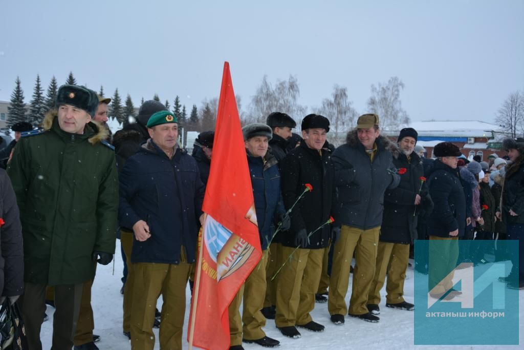 30 ЕЛЛЫК ХӘТЕР: Актаныш районы Әфган җирендә батырларча һәлак булган егетләрне искә алды (+ БЕЗНЕҢ ФОТОМИЗГЕЛЛӘР)