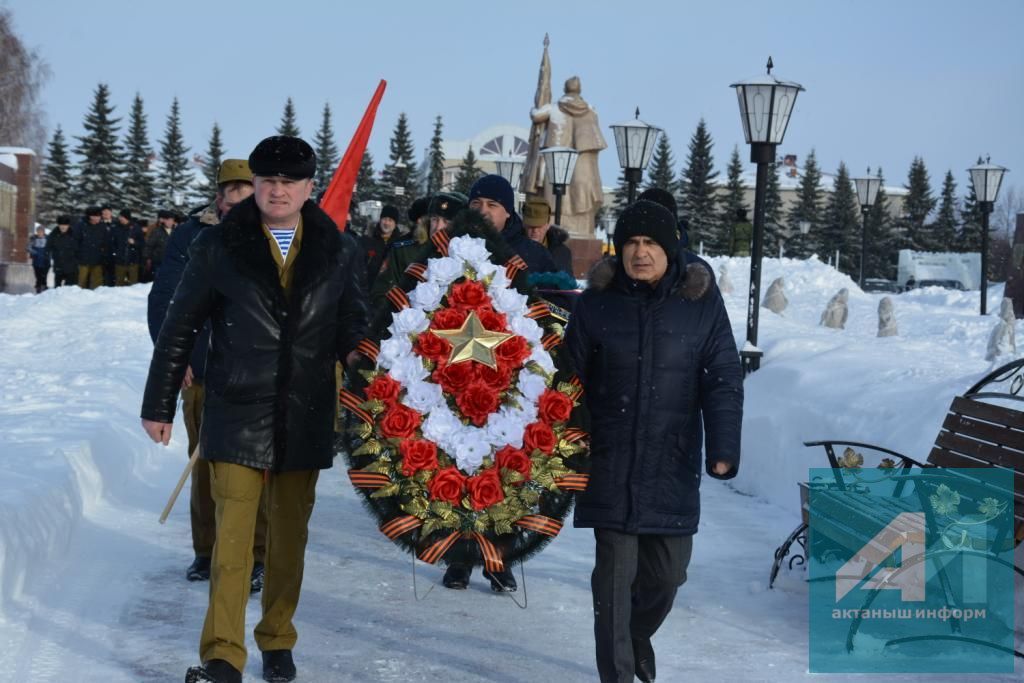 30 ЕЛЛЫК ХӘТЕР: Актаныш районы Әфган җирендә батырларча һәлак булган егетләрне искә алды (+ БЕЗНЕҢ ФОТОМИЗГЕЛЛӘР)