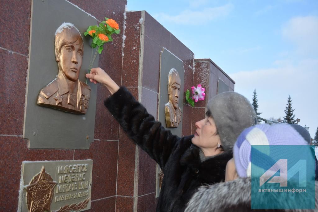 30 ЕЛЛЫК ХӘТЕР: Актаныш районы Әфган җирендә батырларча һәлак булган егетләрне искә алды (+ БЕЗНЕҢ ФОТОМИЗГЕЛЛӘР)