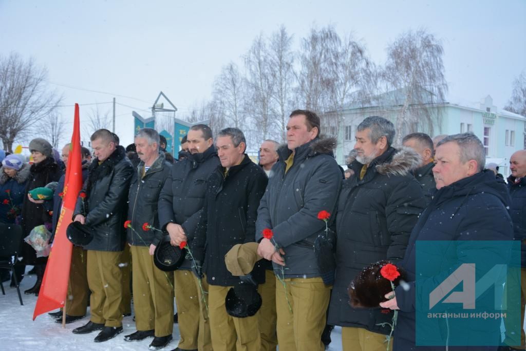 30 ЕЛЛЫК ХӘТЕР: Актаныш районы Әфган җирендә батырларча һәлак булган егетләрне искә алды (+ БЕЗНЕҢ ФОТОМИЗГЕЛЛӘР)