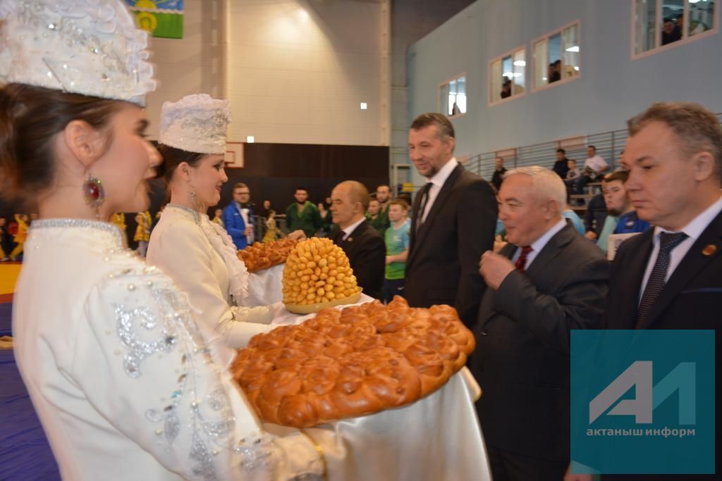 КӨН КАДАГЫНДА: Актанышта М.Җәлил истәлегенә Россия турниры башланды (+БЕЗНЕҢ ФОТОМИЗГЕЛЛӘР)