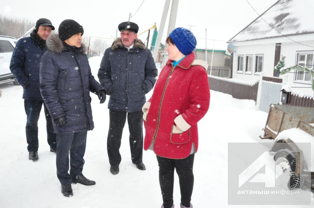 НИ ХӘЛЕҢ БАР, АКТАНЫШ?:  Район үзәгендә дә терлек асрауның матур үрнәкләре җитәрлек (+БЕЗНЕҢ ҖИТЕЗ ФОТОРЕПОРТАЖ)